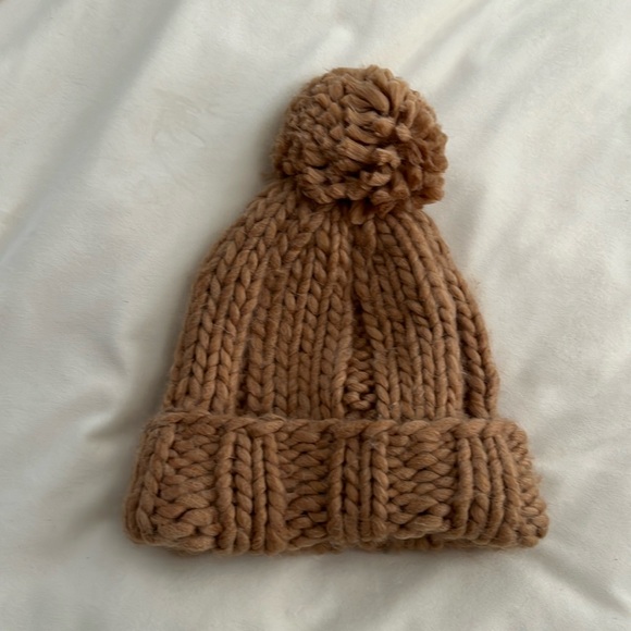 NWT Abercrombie & Fitch Tan Winter Hat with Ball on top - Picture 1 of 4